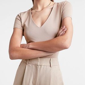 Express Body Contour Double Layer V-Neck Tee- Desert Khaki